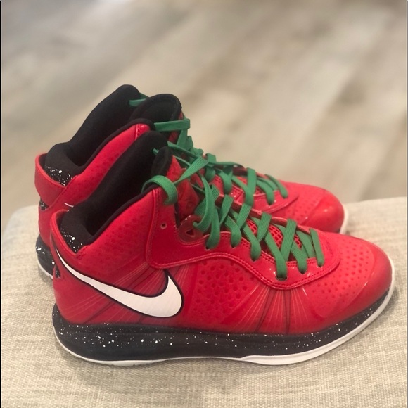 LeBron Christmas size 8.5